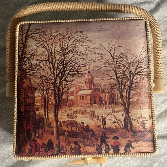 🧵 Vintage Wicker Sewing Basket with Winter Scene Lid 🎨 - Picture 7 of 8